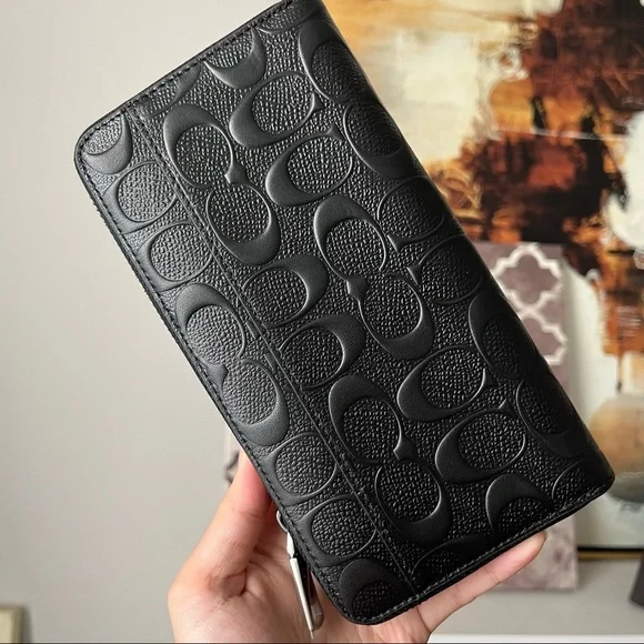 NWOT Coach Accordion Wallet In Signature Leather Black Embossed 74918 - Picture 3 of 5